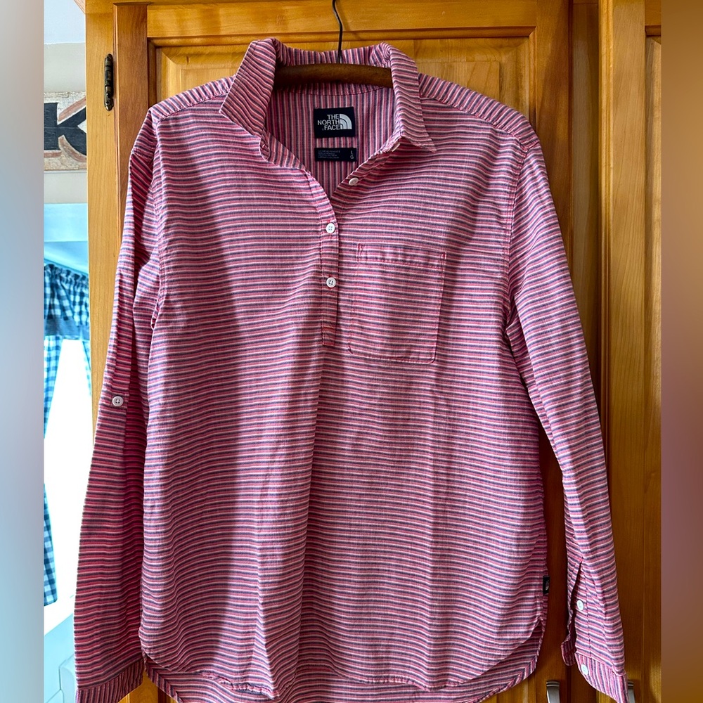 Women's Northface pullover  long sleeve top in Large